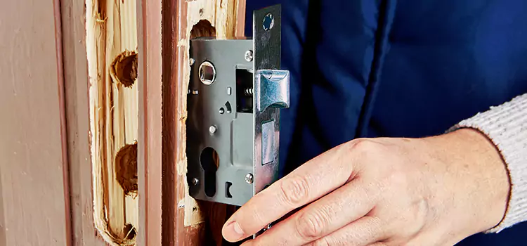 Garage Door Lock Replacement East Hill-Meridian